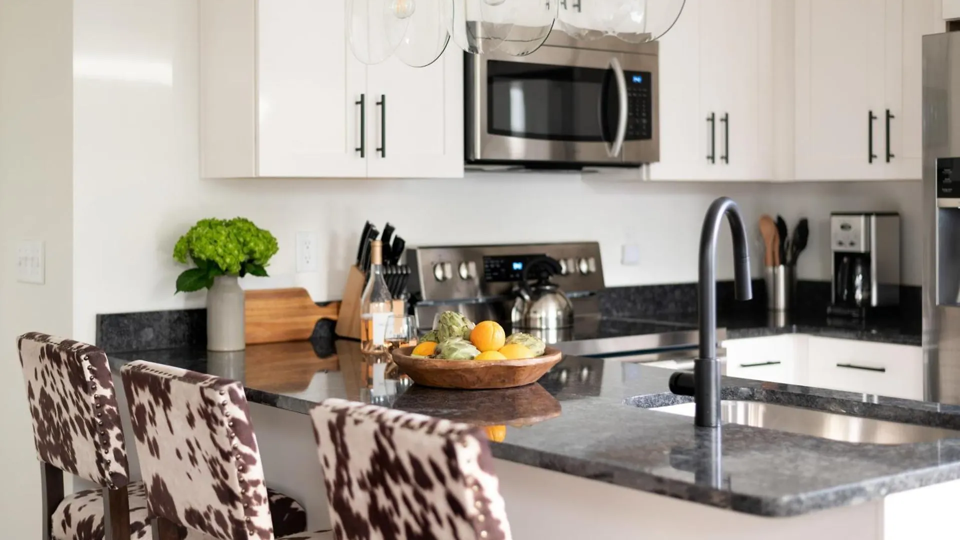 Hart Suite Buyout 2 By Avantstay Two Nashville Town Houses W Stunning Amenities Design